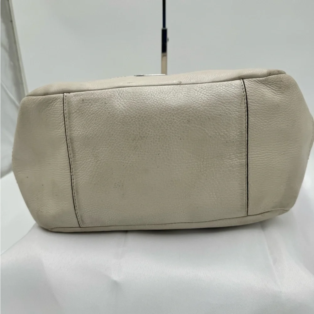 COACH PARK LEATHER CARRIE TOTE SILVER & PARCHMENT‎ F23284